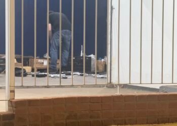 Policiais do Baep e Polícia Federal em operação de apreensão com arsenal de fuzis no Parque Novo Mundo, em Americana.