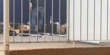 Policiais do Baep e Polícia Federal em operação de apreensão com arsenal de fuzis no Parque Novo Mundo, em Americana.