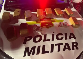 Policiamento Rodoviário prende boliviano transportando 10 kg de pasta base de cocaína escondidos em veículo na Rodovia Anhanguera, em Nova Odessa (SP).