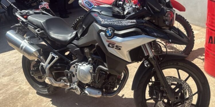 DEIC de Piracicaba prende homem com moto roubada e motocicleta adulterada no bairro Santa Clara