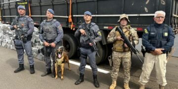 Operação integrada entre PM de São Paulo, PM de Goiás e PRF apreende duas toneladas de maconha em Presidente Epitácio.