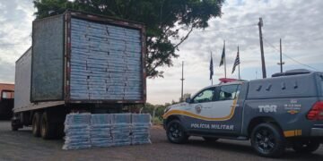 Polícia Militar Rodoviária apreende quase duas toneladas de maconha em Florínea durante fiscalização na rodovia Miguel Jubran.