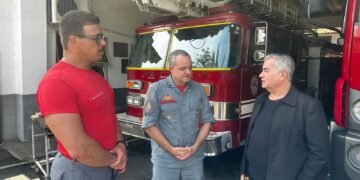 Vereador Marcos Caetano durante atividade parlamentar na Câmara Municipal de Americana.