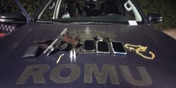 com pistola, drogas e objetos apreendidos pela Guarda Municipal durante operação Azul Marinho em Americana