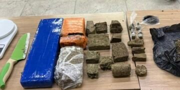 Equipe do BAEP apreende mais de 2 kg de maconha e prende procurado da Justiça em operação no bairro Balneário Salto Grande, em Americana.