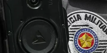 Policiais militares de Ilhabela utilizam câmeras corporais em serviço