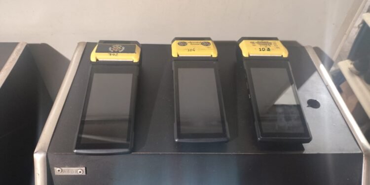 Máquinas de jogo ilegal apreendidas pela Polícia Militar dentro de restaurante em Campinas.