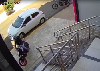 Câmera de segurança registra furto de motocicleta durante a operação Abílio Pedro em Limeira