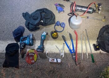 Polícia Militar Rodoviária recupera veículo roubado e apreende materiais usados em crimes na Rodovia Santos Dumont em Indaiatuba.
