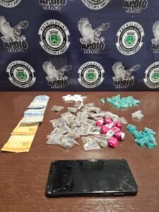 Guarda Municipal de Santa Bárbara d’Oeste apreende diversas drogas e prende homem por tráfico no Conjunto Habitacional Roberto Romano.
