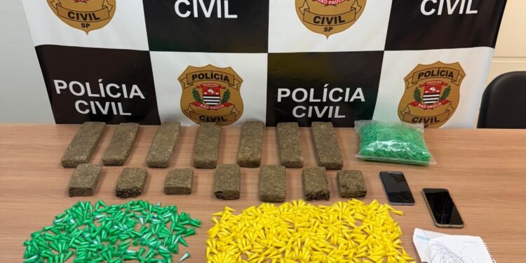Polícia Civil da DEIC de Piracicaba prende enfermeiro conhecido como Madeira por tráfico de drogas durante operação na Comunidade Três Porquinhos