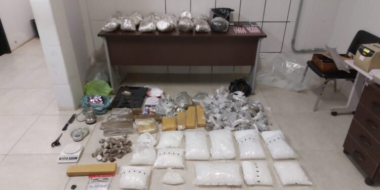 10 BAEP prende traficante com grande quantidade de drogas em Rio das Pedras