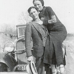 Casal Bonnie e Clyde, símbolo histórico das Síndromes psicológicas que envolvem crimes, durante o período da Grande Depressão nos Estados Unidos.