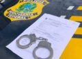 Polícia Rodoviária Federal prende motorista com mandado de prisão por pensão alimentícia durante fiscalização na BR-101, em Viana, Espírito Santo
