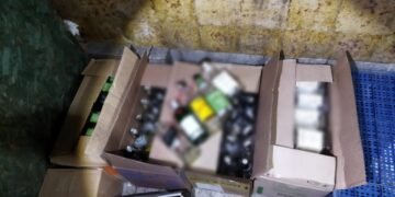 Polícia Civil cumpre mandados durante operação contra falsificação de bebidas alcoólicas em São Paulo