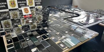 Polícia Civil de São Paulo durante operação da nova fase do SP Mobile para recuperar celulares roubados ou furtados com uso de tecnologia do SP Mobile