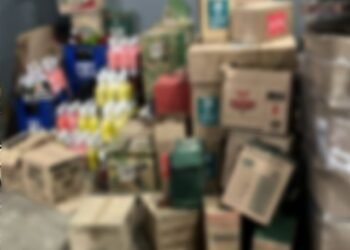 Polícia Militar apreende bebidas adulteradas durante operação contra falsificação de bebidas alcoólicas em Campinas