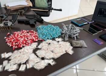 Apreensão da operação Lima mostra armas, drogas e dinheiro recolhidos pela Polícia Civil durante ação em Artur Nogueira.