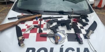 Polícia Militar realiza flagrante posse de arma e apreensão de armas de uso restrito em Americana