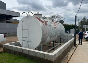 Tanque de óleo diesel irregular apreendido durante a Operação Octano em Sumaré (SP).