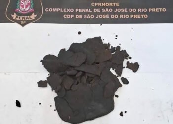 Polícia Penal flagra mulheres tentando entrar com drogas em presídios do interior de São Paulo.