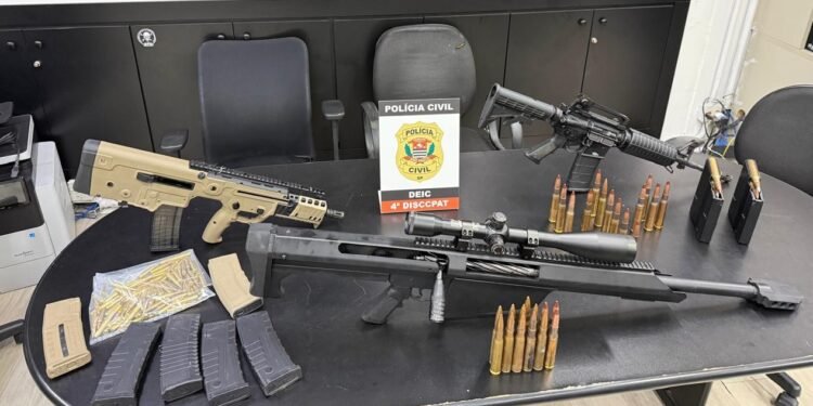 Deic prende casal ligado a quadrilha com fuzis e carros blindados em São Paulo