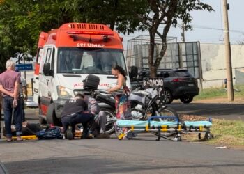 Acidente deixa motociclista ferido após desviar de triciclo em Votuporanga