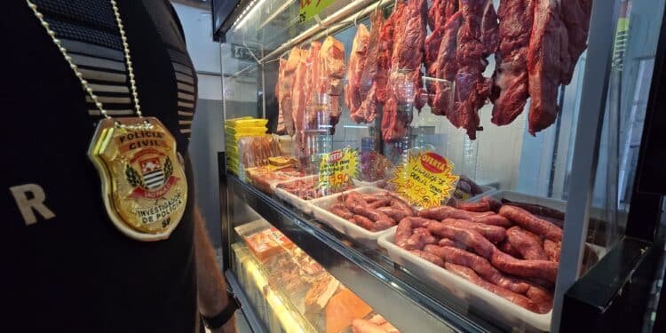 Dig apreende produtos impróprios ao consumo na operação Alimento Seguro II em Americana