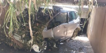 ROMU de Americana localiza veículo em linha férrea caído em um córrego na Brasil