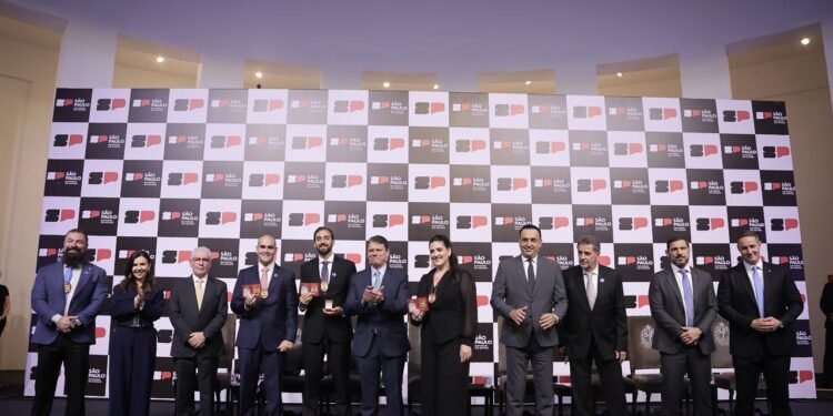 Polícia Civil empossa 524 novos delegados no Palácio dos Bandeirantes