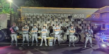 Polícia Militar Rodoviária apreende caminhão com maconha durante a operação Impacto em Presidente Prudente