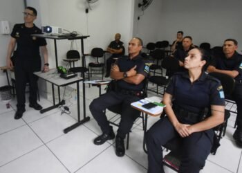 Curso de prevenção à violência nas escolas é ministrado à GCM de Guarujá