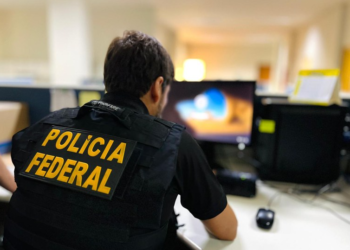 Operação Paliteiro da Polícia Federal combate o contrabando de cigarros