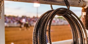 Município e organizadores indenizarão peão que teve perna amputada em rodeio