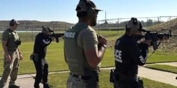 Instrutor da GCM recebe certificado internacional de treinamento tático