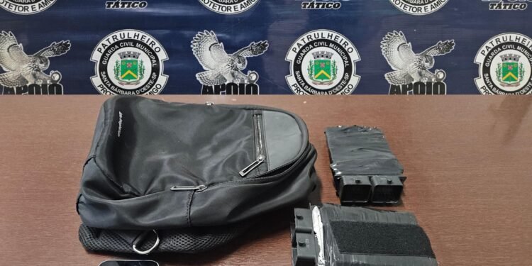 Apoio Tático da GCM de Santa Bárbara d’Oeste flagra direção sem CNH e apreende módulos veiculares