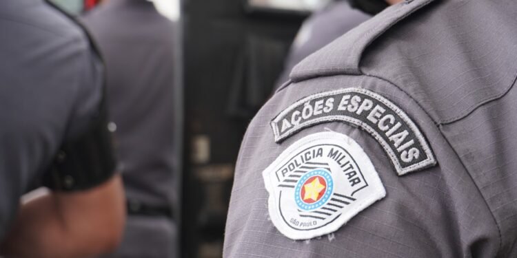 BAEP prende quadrilha por roubo a farmácia e apreende adolescentes na Cidade Líder