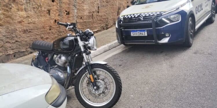 Motocicleta furtada é localizada pela GCM na Brasilândia