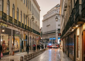 Mistério do passaporte de Eliza Samudio reaparece após 15 anos com documento encontrado em Portugal