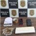 Maconha e materiais apreendidos em caso de tráfico de drogas e associação para o tráfico em Votuporanga #PraCegoVer imagem mostra porções de maconha embaladas, balança de precisão, plástico filme, fita adesiva e celulares sobre mesa