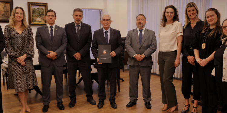 Polícia Civil entrega relatório sobre crimes contra crianças em jogos online ao MP