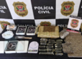 dise prende traficante com grande quantidade de drogas em votuporanga #PraCegoVer policiais exibem grande quantidade de drogas apreendidas sobre mesa durante operação policial
