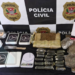 dise prende traficante com grande quantidade de drogas em votuporanga #PraCegoVer policiais exibem grande quantidade de drogas apreendidas sobre mesa durante operação policial