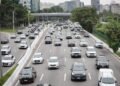 pagamento da terceira parcela do IPVA 2026 em São Paulo #PraCegoVer fluxo de carros na rodovia de são paulo