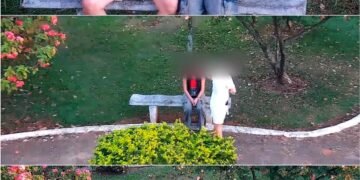guarda municipal apreende simulacro de arma na praça da luz #PraCegoVer: imagem mostra um simulacro de arma semelhante a pistola sobre uma superfície, apreendido durante abordagem da Guarda Municipal