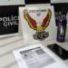 operação Espanha em Santa Bárbara d’Oeste #PraCegoVer: mesa da DISE de Americana com produtos automotivos recuperados, celular apreendido e documento policial durante ação de furto qualificado