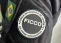 FICCO prende suspeito de integrar facção criminosa em São Bernardo do Campo #PraCegoVer: equipes policiais participam de operação integrada que resultou na prisão de foragido da Justiça em São Paulo.