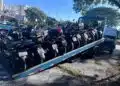 mega operação Cavalo de Aço #PraCegoVer: imagem mostra caminhão-guincho carregado com diversas motocicletas removidas durante fiscalização do CPTran em São Paulo.