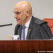 Justiça dos EUA aceita atuação da AGU em processo contra Alexandre de Moraes #PraCegoVer: imagem ilustrativa mostra símbolos da Justiça brasileira e norte-americana representando disputa judicial internacional.