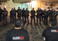 Operação Torneira contra tráfico interestadual e lavagem de dinheiro do PCC #PraCegoVer: agentes das forças de segurança participam do cumprimento de mandados durante investigação contra organização criminosa e esquema milionário de lavagem de capitais.